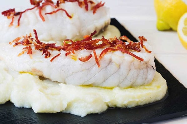 rape al vapor con crema de coliflor